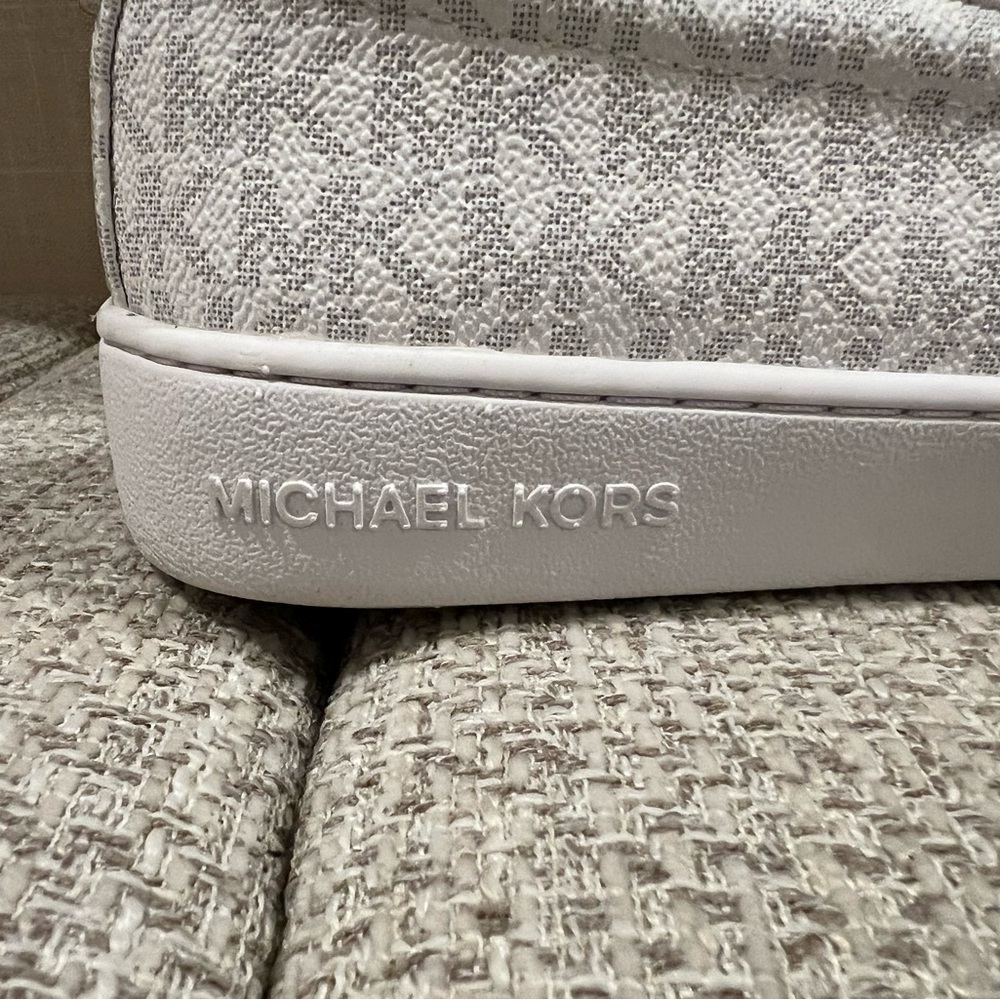Michael Kors White Logo Slip-Ons and Wristlet - Picture 7 of 13